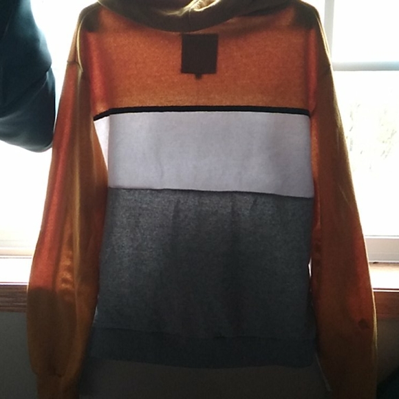 Sweater - Picture 3 of 4